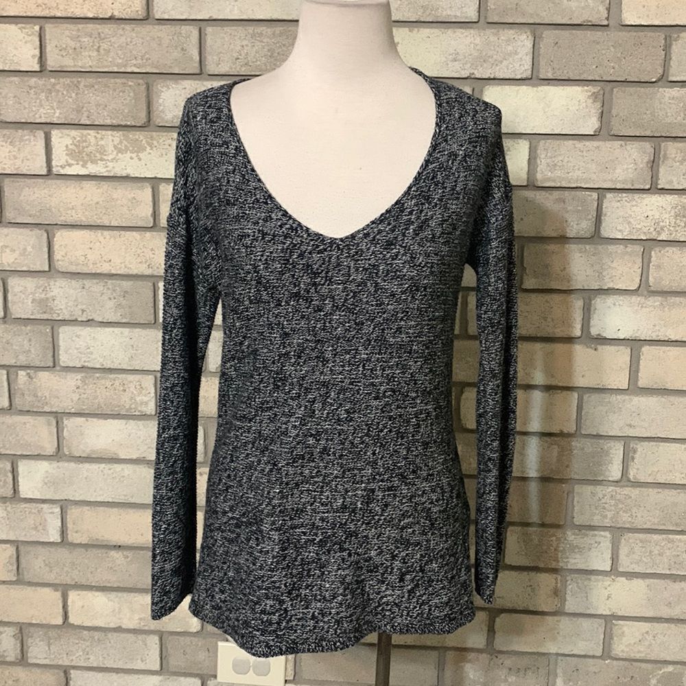 3for$20 sweater xs 
